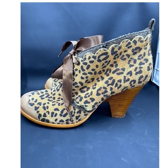 "Poetic License" LONDON Cheetah ,Pump ,Bootie,Size 6.5(37), Ribbon Laces,Gypsy, - Picture 1 of 8